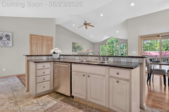 59360 Foxpointe Lane, Lyon Charter Township, MI 48178