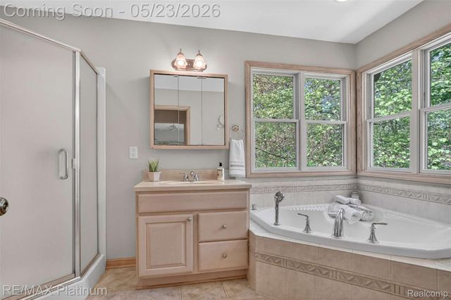 59360 Foxpointe Lane, Lyon Charter Township, MI 48178