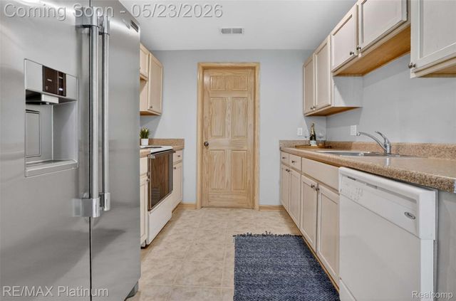 59360 Foxpointe Lane, Lyon Charter Township, MI 48178