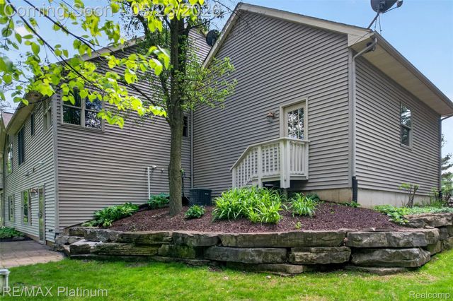 59360 Foxpointe Lane, Lyon Charter Township, MI 48178