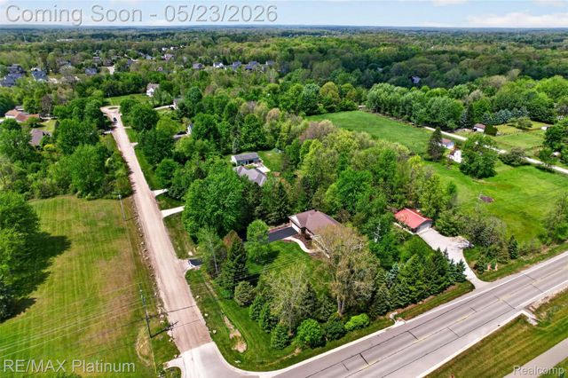 59360 Foxpointe Lane, Lyon Charter Township, MI 48178