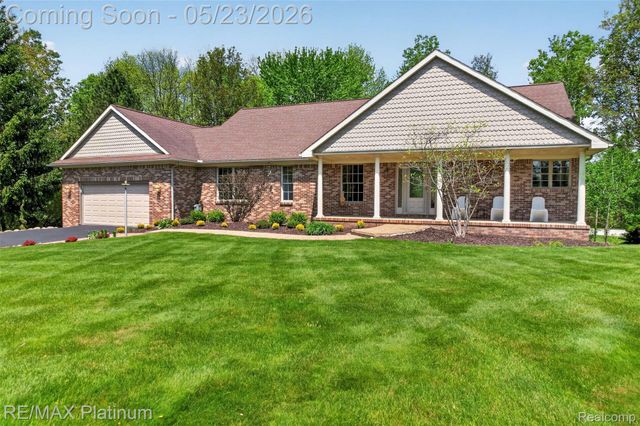 59360 Foxpointe Lane, Lyon Charter Township, MI 48178