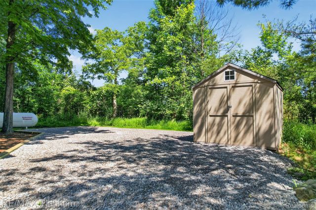 59360 Foxpointe Lane, Lyon Charter Township, MI 48178