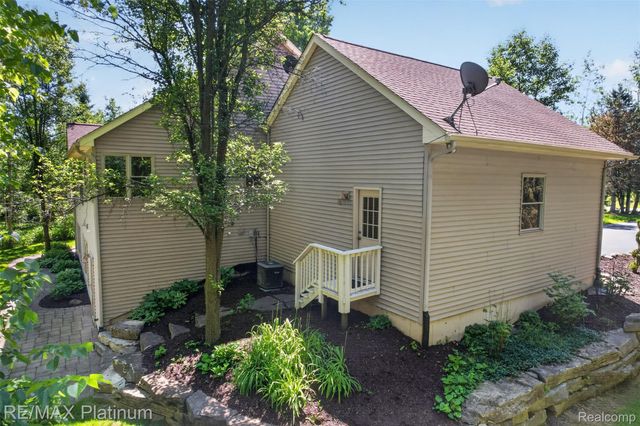 59360 Foxpointe Lane, Lyon Charter Township, MI 48178