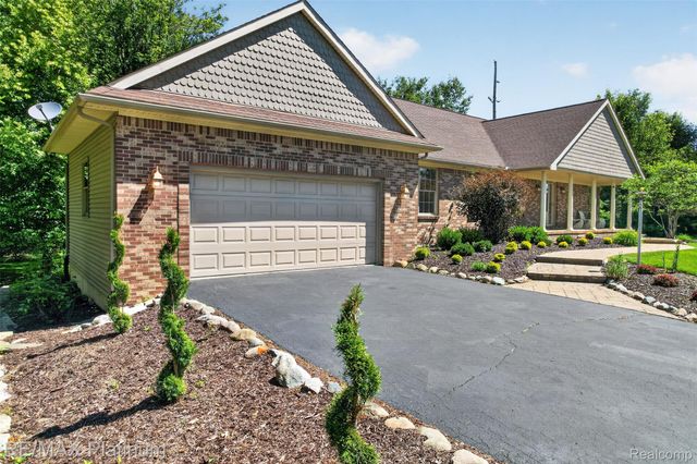 59360 Foxpointe Lane, Lyon Charter Township, MI 48178