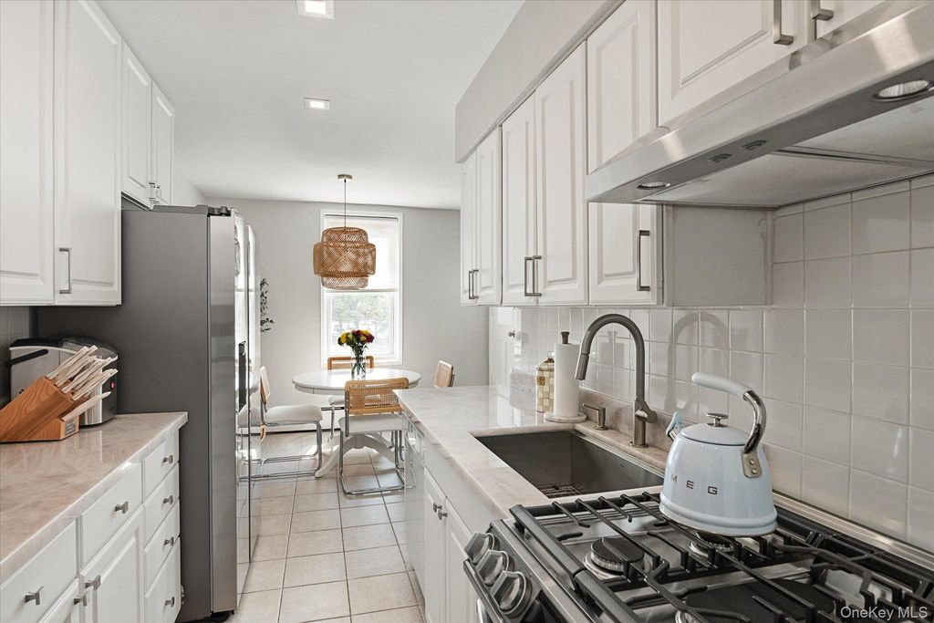 60 Hempstead Avenue 2C, Lynbrook, NY 11563 — photo 3