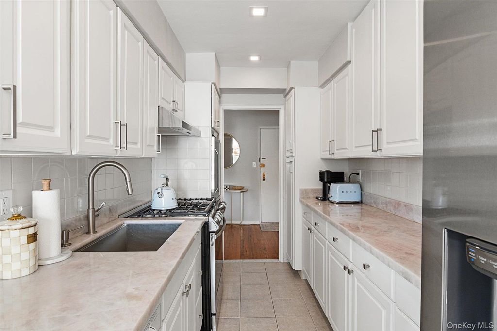 60 Hempstead Avenue 2C, Lynbrook, NY 11563 — photo 4