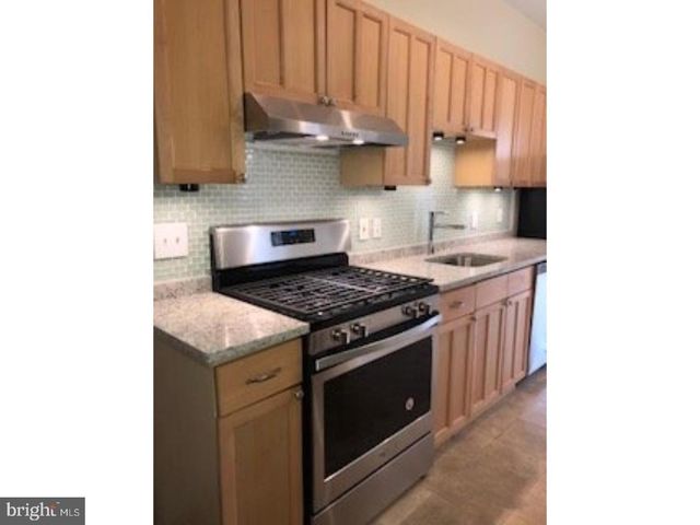 805 N BEECHWOOD ST, Philadelphia, PA 19130