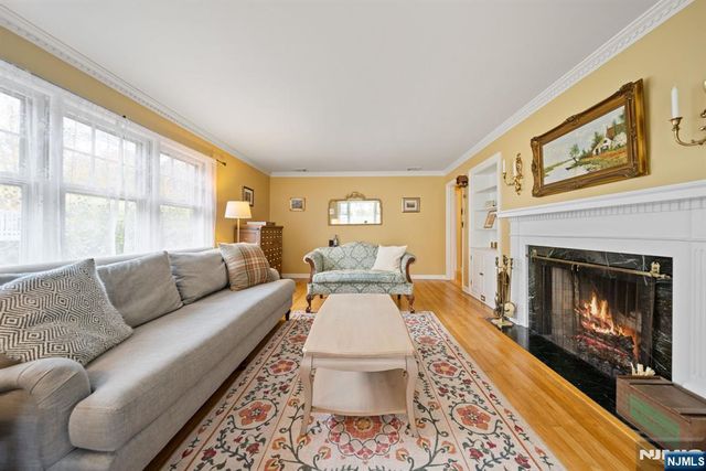 70 Highland Avenue, Midland Park, NJ 07432