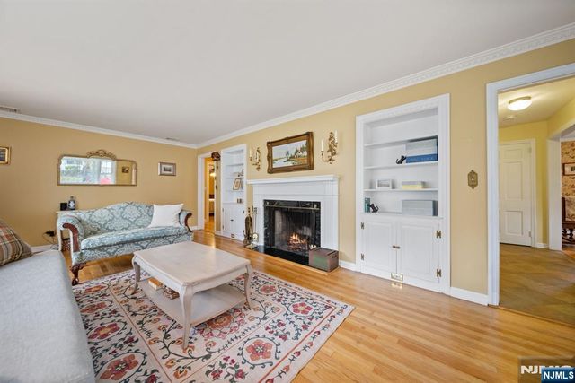 70 Highland Avenue, Midland Park, NJ 07432