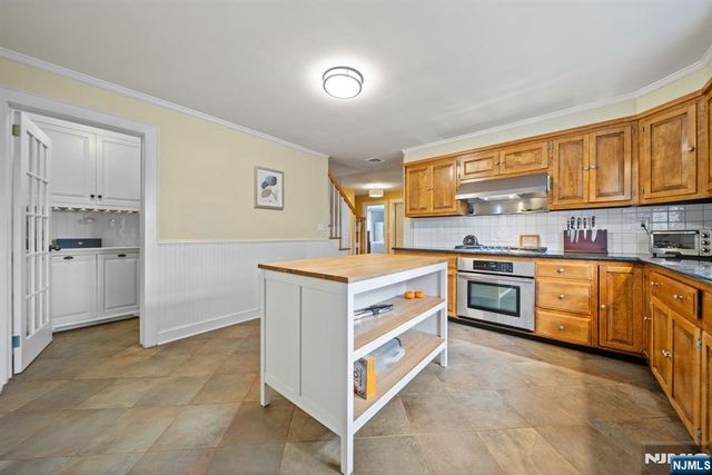 70 Highland Avenue, Midland Park, NJ 07432