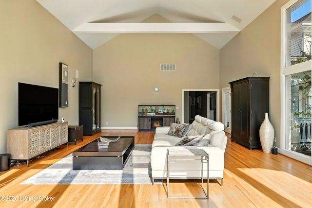 11318 Bodley Dr, Louisville, KY 40223