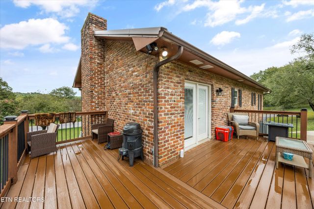 100 Foster Drive, Lenoir City, TN 37772