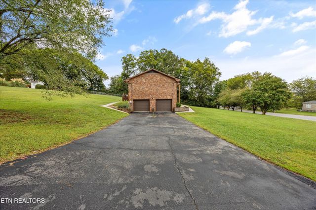 100 Foster Drive, Lenoir City, TN 37772