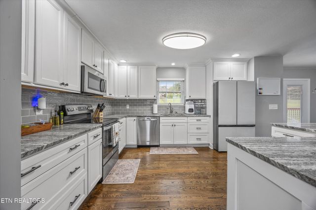 100 Foster Drive, Lenoir City, TN 37772