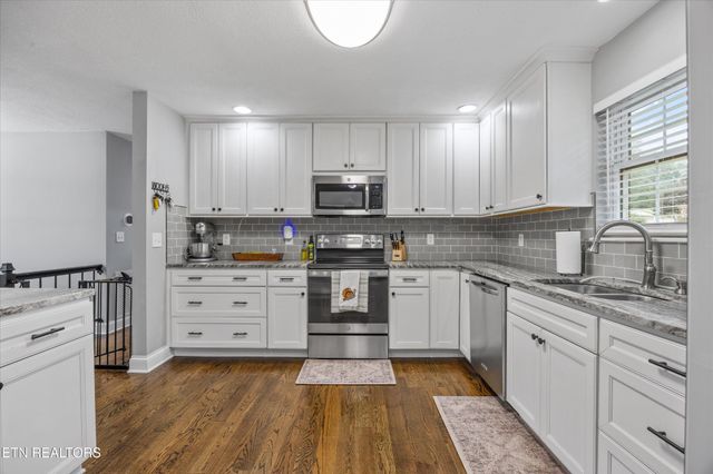 100 Foster Drive, Lenoir City, TN 37772
