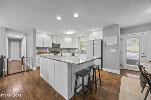 100 Foster Drive, Lenoir City, TN 37772