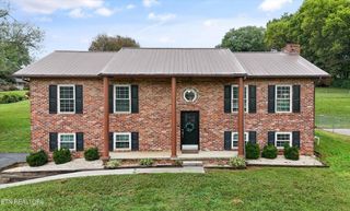 100 Foster Drive, Lenoir City, TN 37772