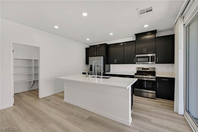 128 Quinn Villa Avenue, Henderson, NV 89011
