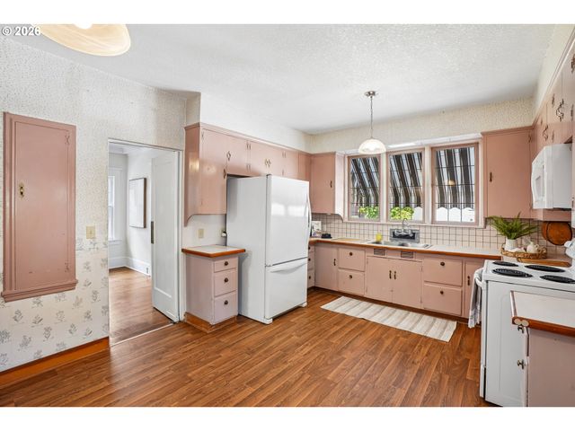 2333 Ne 37TH Ave, Portland, OR 97212