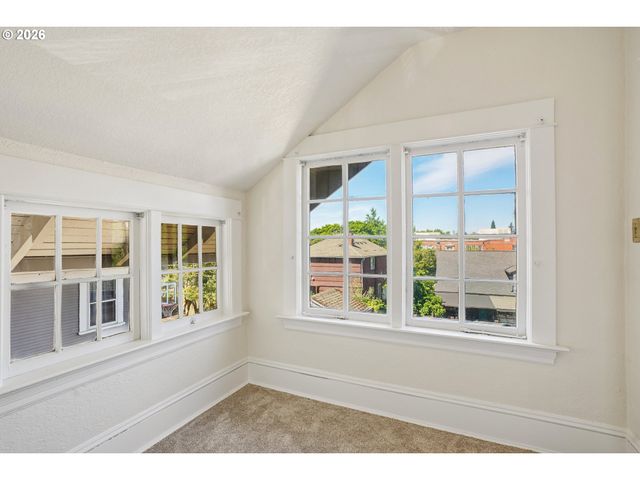 2333 Ne 37TH Ave, Portland, OR 97212