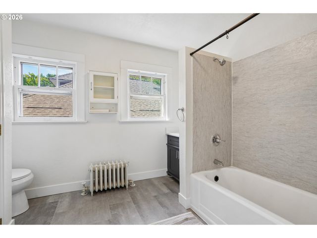 2333 Ne 37TH Ave, Portland, OR 97212