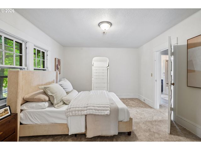 2333 Ne 37TH Ave, Portland, OR 97212