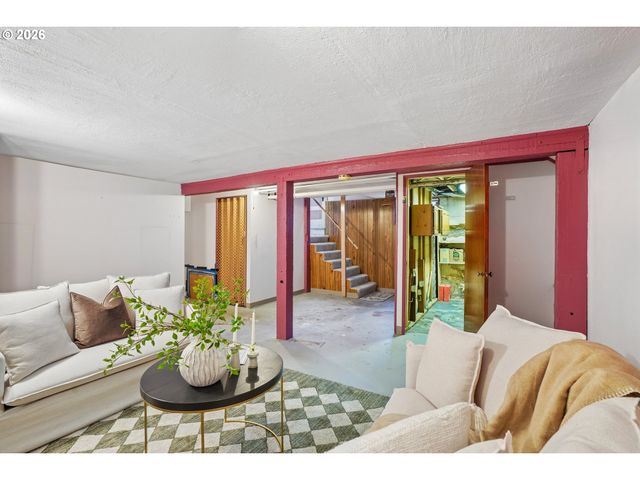2333 Ne 37TH Ave, Portland, OR 97212