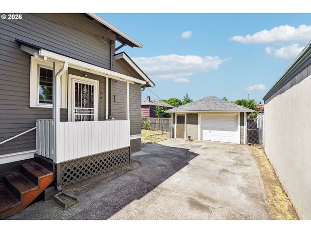 2333 Ne 37TH Ave, Portland, OR 97212