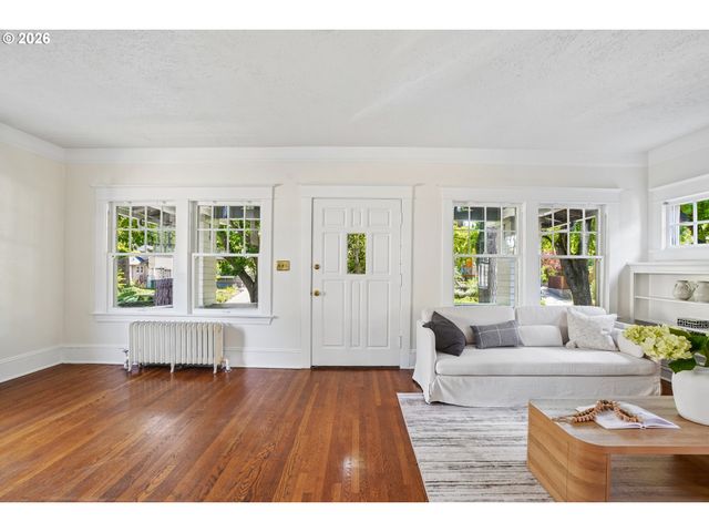 2333 Ne 37TH Ave, Portland, OR 97212