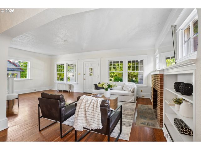 2333 Ne 37TH Ave, Portland, OR 97212