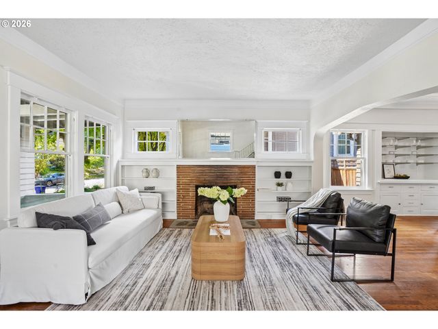 2333 Ne 37TH Ave, Portland, OR 97212