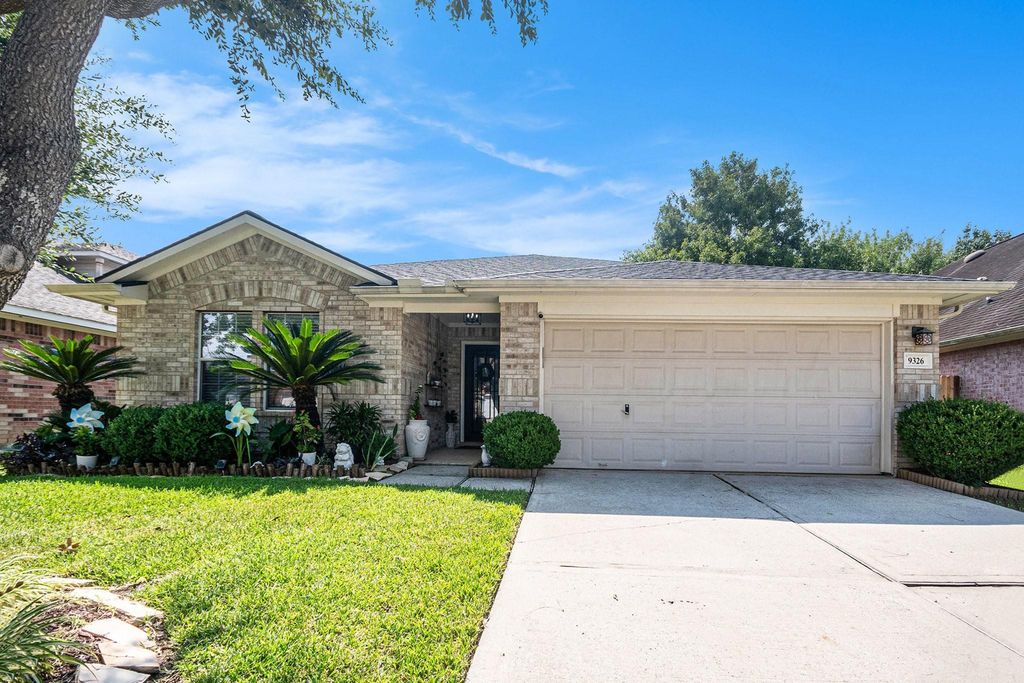 9326 Windy Spring Lane, Houston, TX 77089