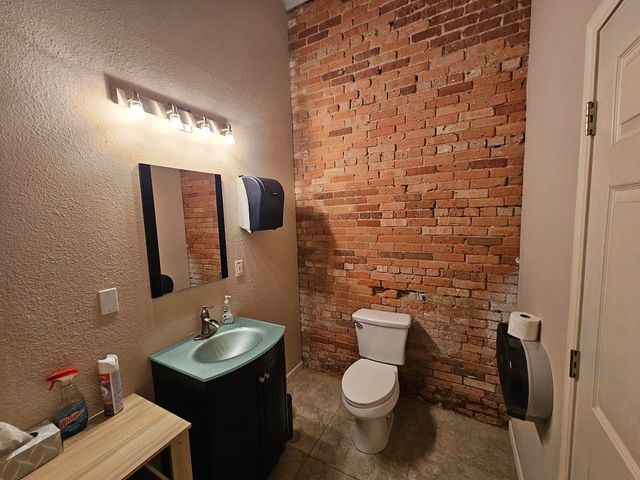 102 Main Street, Crestview, FL 32536