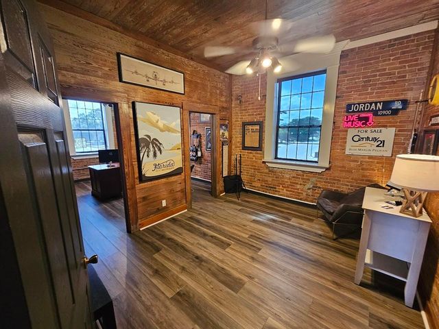 102 Main Street, Crestview, FL 32536