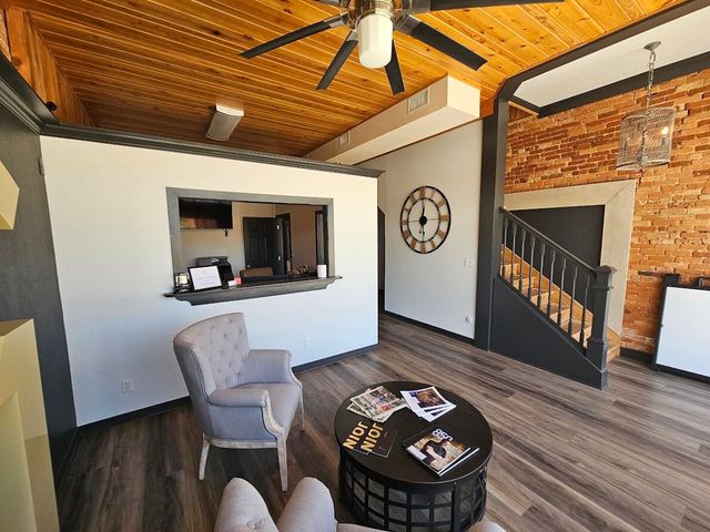 102 Main Street, Crestview, FL 32536