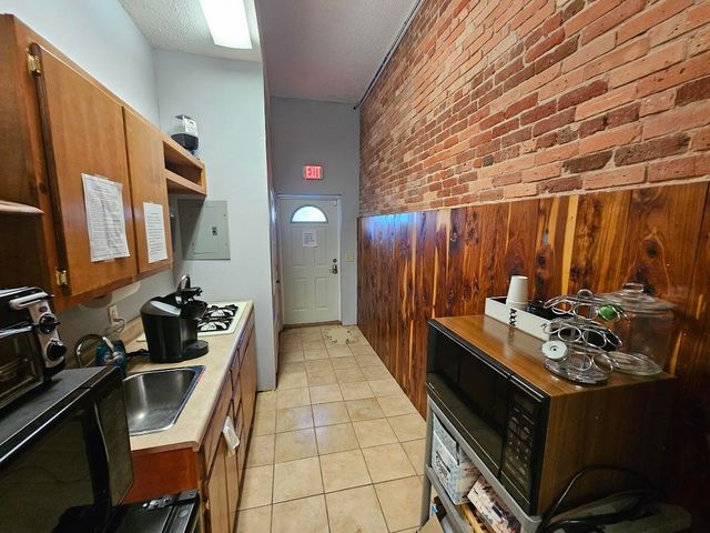 102 Main Street, Crestview, FL 32536