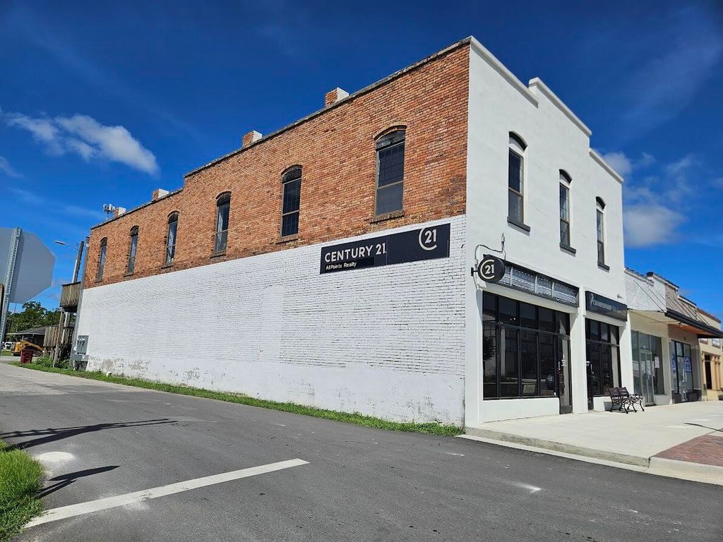 102 Main Street, Crestview, FL 32536