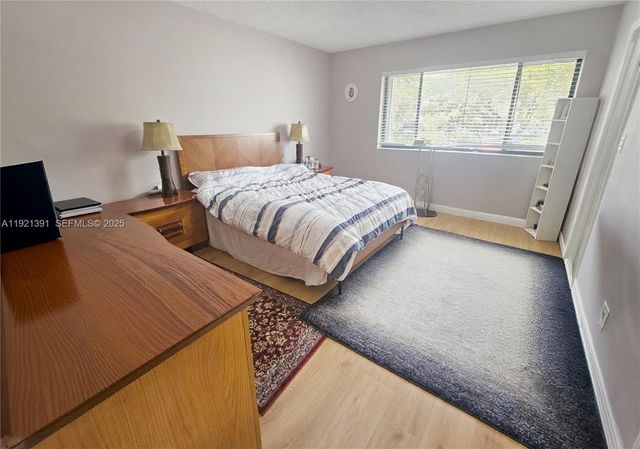 10700 NW 7th St 5A, Miami, FL 33172