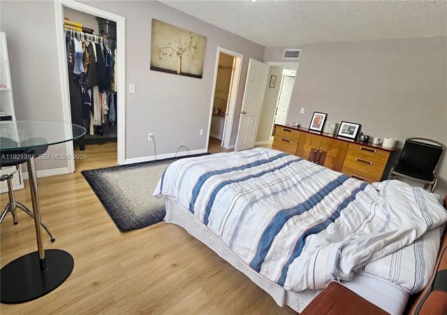 10700 NW 7th St 5A, Miami, FL 33172