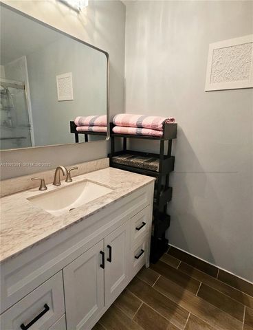 10700 NW 7th St 5A, Miami, FL 33172