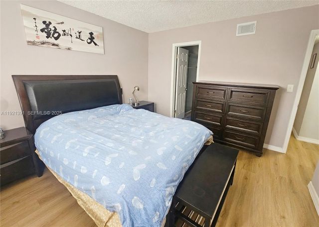 10700 NW 7th St 5A, Miami, FL 33172