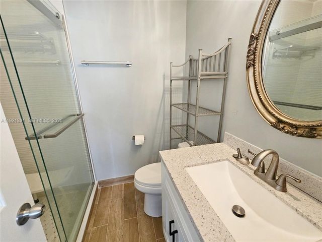 10700 NW 7th St 5A, Miami, FL 33172