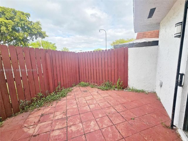 10700 NW 7th St 5A, Miami, FL 33172