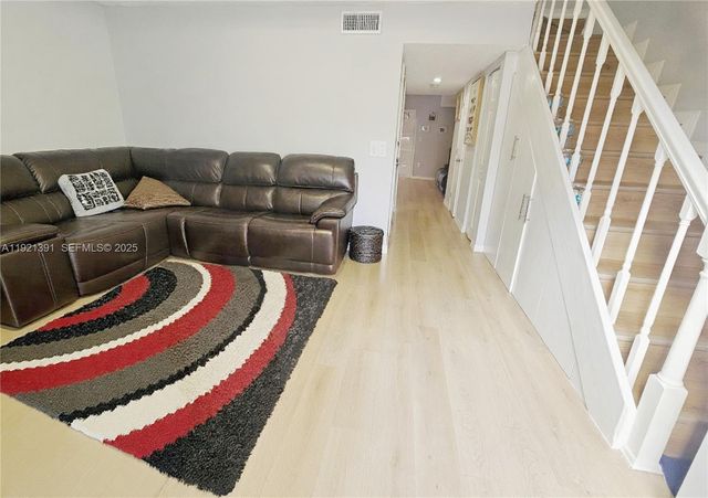 10700 NW 7th St 5A, Miami, FL 33172