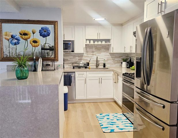 10700 NW 7th St 5A, Miami, FL 33172