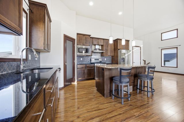 2216 10th Court W, West Fargo, ND 58078