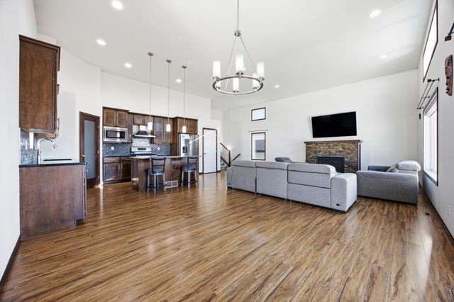 2216 10th Court W, West Fargo, ND 58078