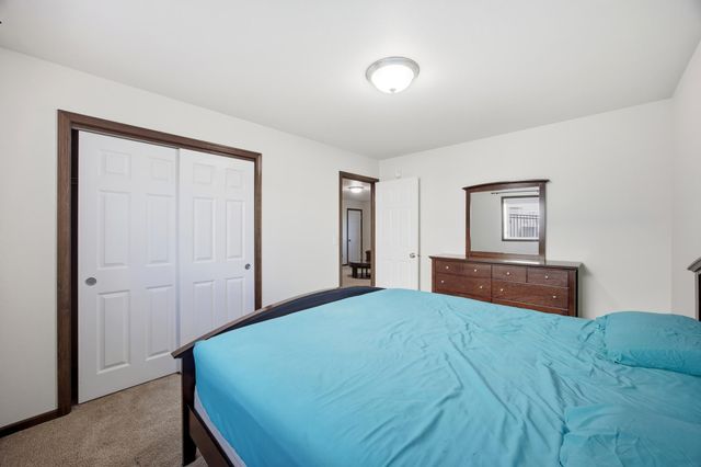 2216 10th Court W, West Fargo, ND 58078