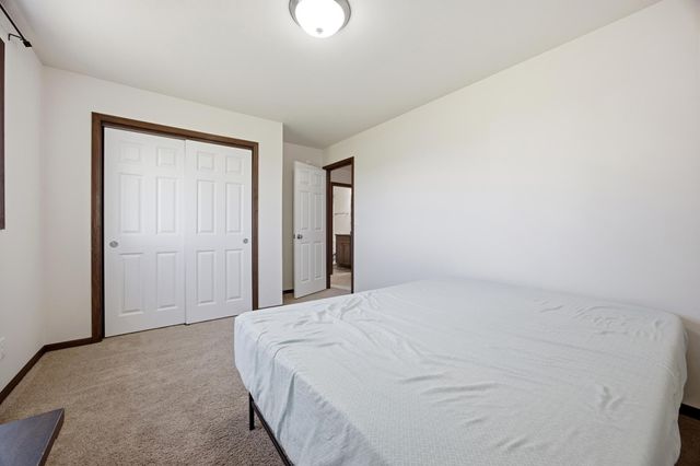 2216 10th Court W, West Fargo, ND 58078